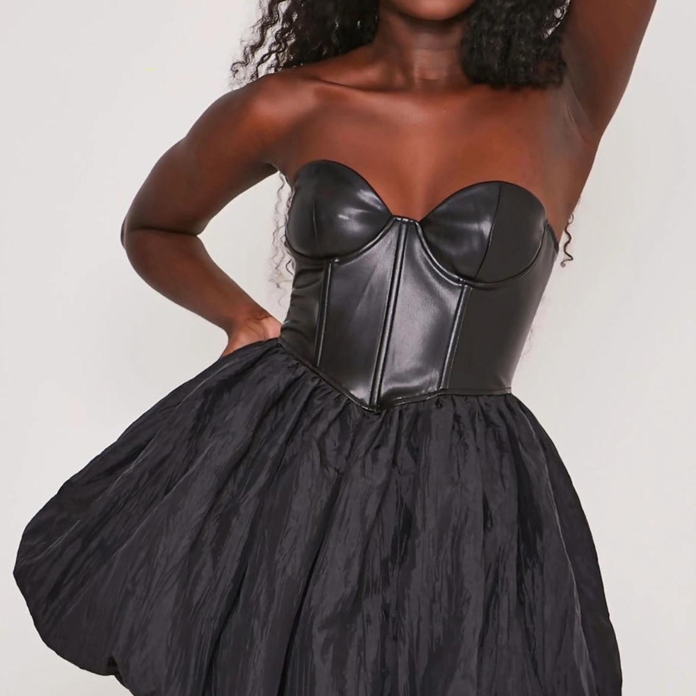 Elegant Black Strapless Dress